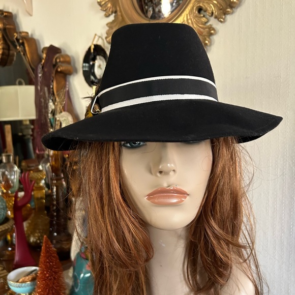 Vintage Black Wool Fedora Hat w Feather Embellishment main image 5